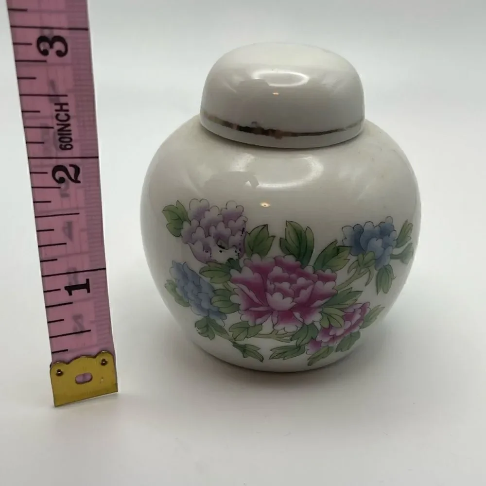 Small white Chinese ginger jar floral vintage